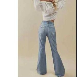 Free People Curvy Graceland Low Rise Pacifica Sky Light Wash Jeans Size 32 NWT